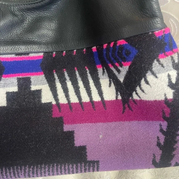 Aztec Black and Tan Leather Handbag - Picture 4 of 9